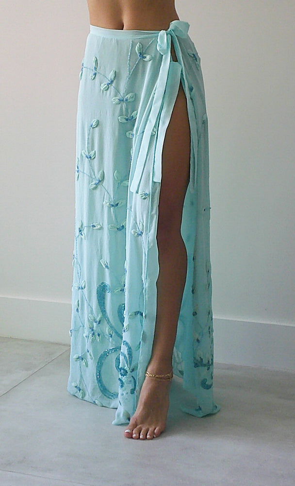 
                  
                    TASHI MAXI
                  
                