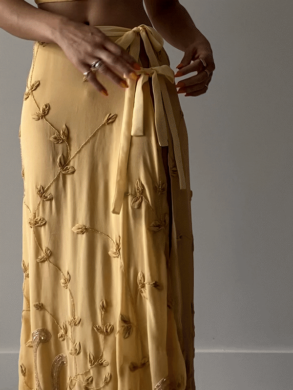 
                  
                    TASHI MAXI
                  
                
