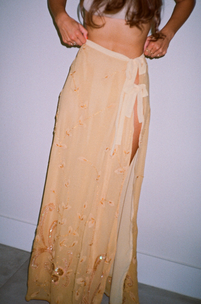 
                  
                    TASHI MAXI
                  
                